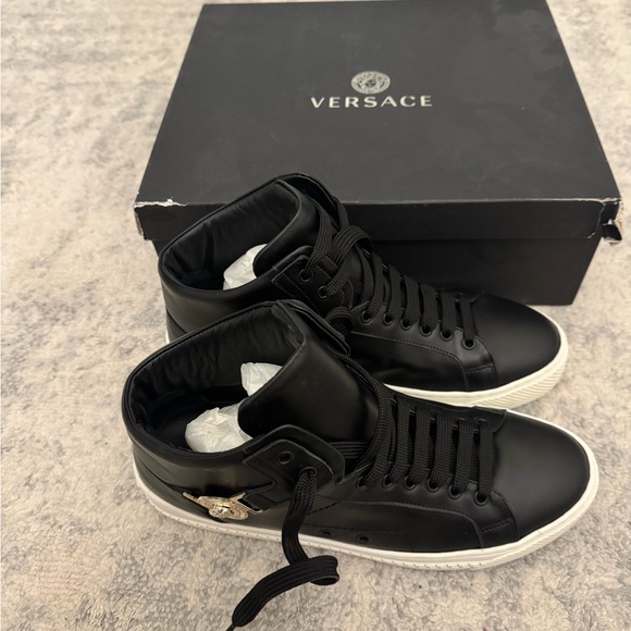 Versace high top sports shoe black and white size 10 - Picture 9 of 10